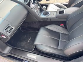 
									Aston Martin V8 Vantage full								